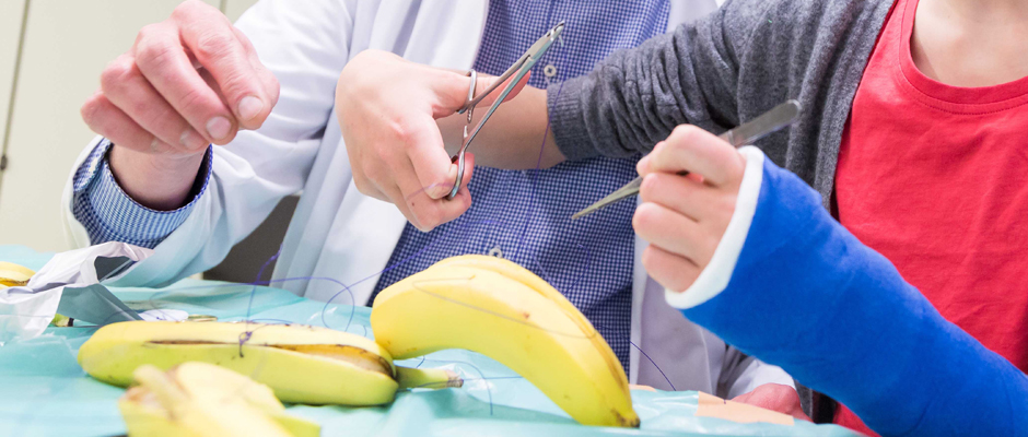 Bananen operieren im St. Anna Hospital.