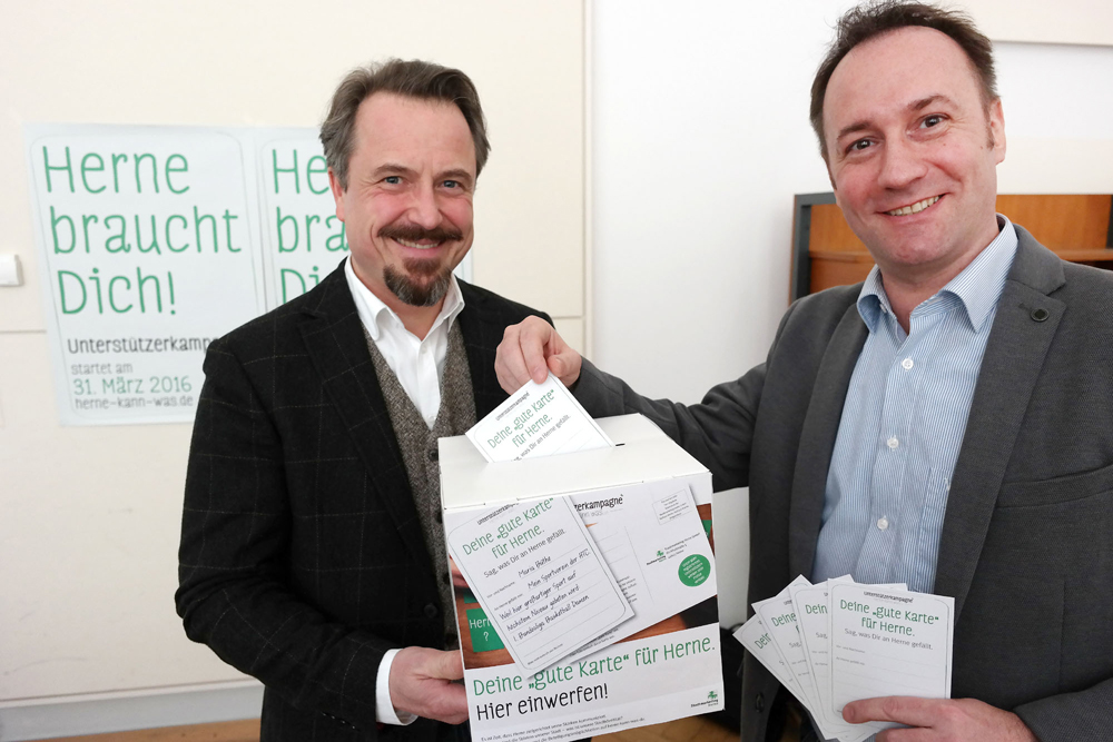 Holger Wennrich von Stadtmarketing und Mike Hoffmann, Stabsstelle OB, stellen die Kampagne vor.