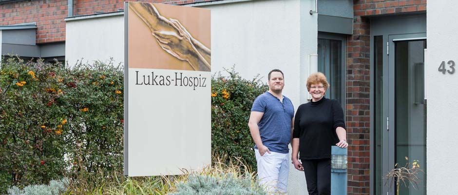 Bereits seit der Gründung 2007 leitet Anneli Wallbaum (rechts) das Lukas Hospiz in Herne.