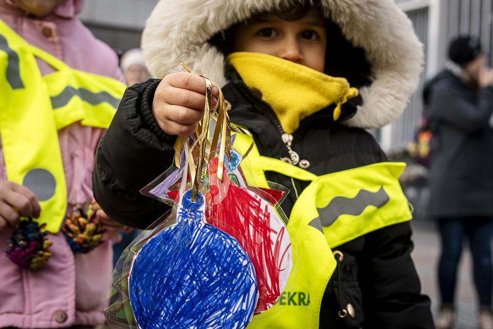weihnachtsbaum_schmuecken_Kitakinder__copyright_Thomas_Schmidt_Stadt_Herne_002