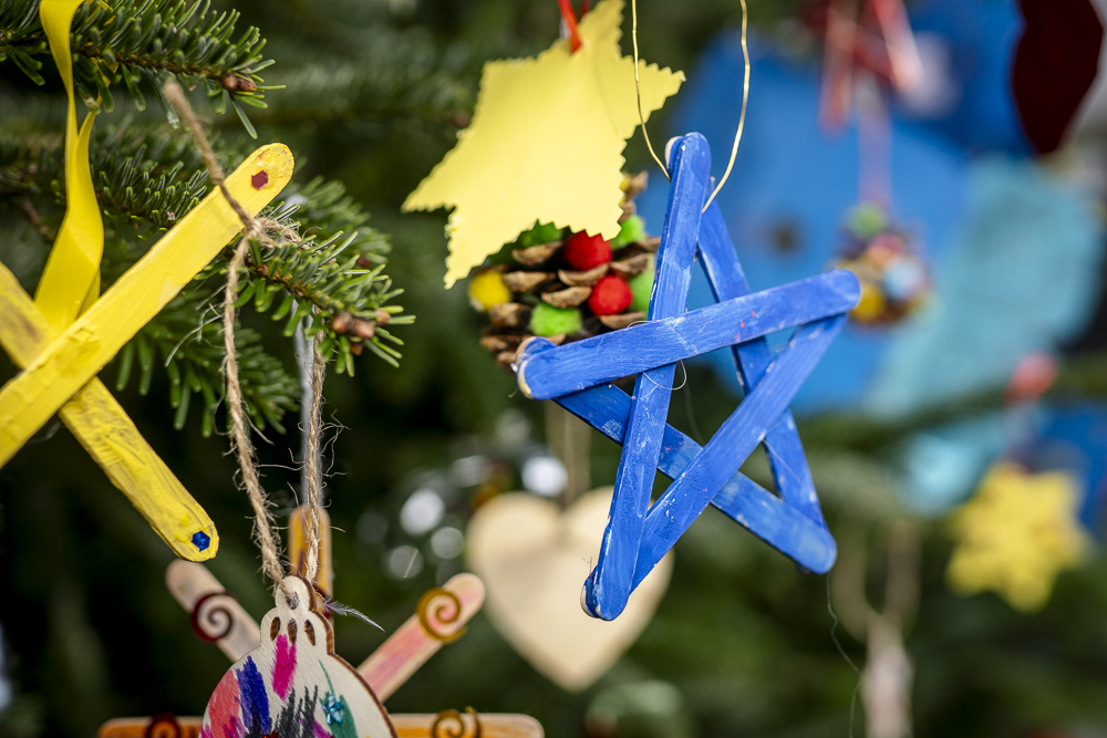 weihnachtsbaum_schmuecken_Kitakinder__copyright_Thomas_Schmidt_Stadt_Herne_032