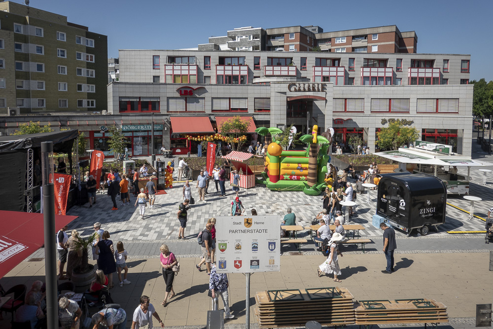 Eroeffnung_Robert_Brauner_Platz_urheber_Thomas_Schmidt_Stadt_Herne_0015 - Kopie
